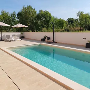 Apartment Oleander Lovrecica-residence With Pool, Lovrečica